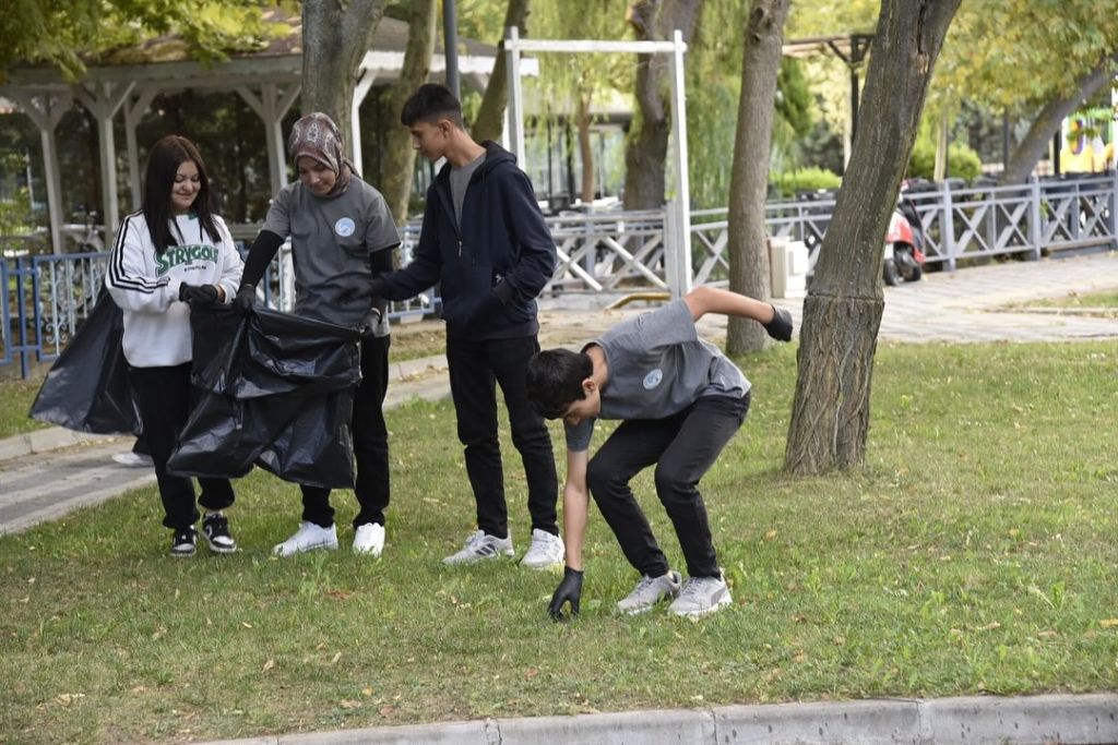 Dursunbey’de Temizlik Seferberliği! 550050784 18486599977079512 4598919396903582815 n - Marmara Bölge Gazetesi