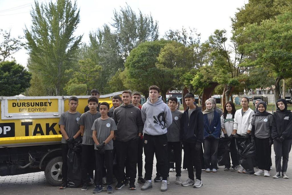 Dursunbey’de Temizlik Seferberliği! 550193952 18486600013079512 1060524219756150499 n - Marmara Bölge Gazetesi