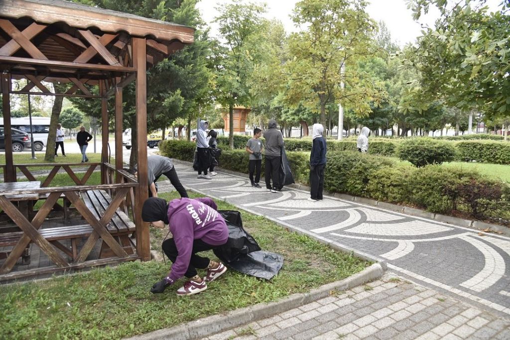 Çevre bilincini artırmak amacıyla Dursunbey Belediyesi tarafından Saz Mesire Alanı’nda