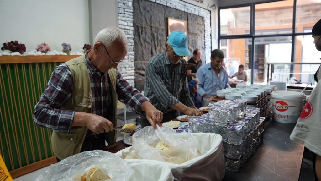 Sındırgı Belediyesi, ekonomik zorluklar yaşayan vatandaşlara destek olmak amacıyla yeni
