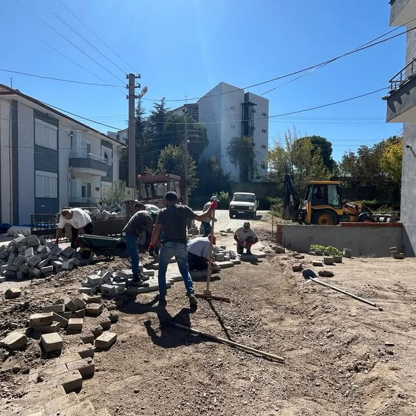 Bigadiç’e Modern ve Güvenli Yollar Geliyor! 552354948 17911002993214446 4028918032038583787 n - Marmara Bölge Gazetesi