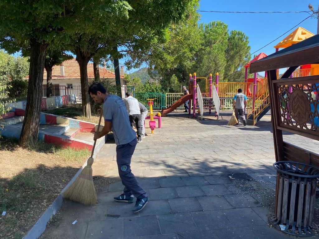 Dursunbey’de Büyük Temizlik Harekatı! 552478979 18487558237079512 573751949798311150 n - Marmara Bölge Gazetesi