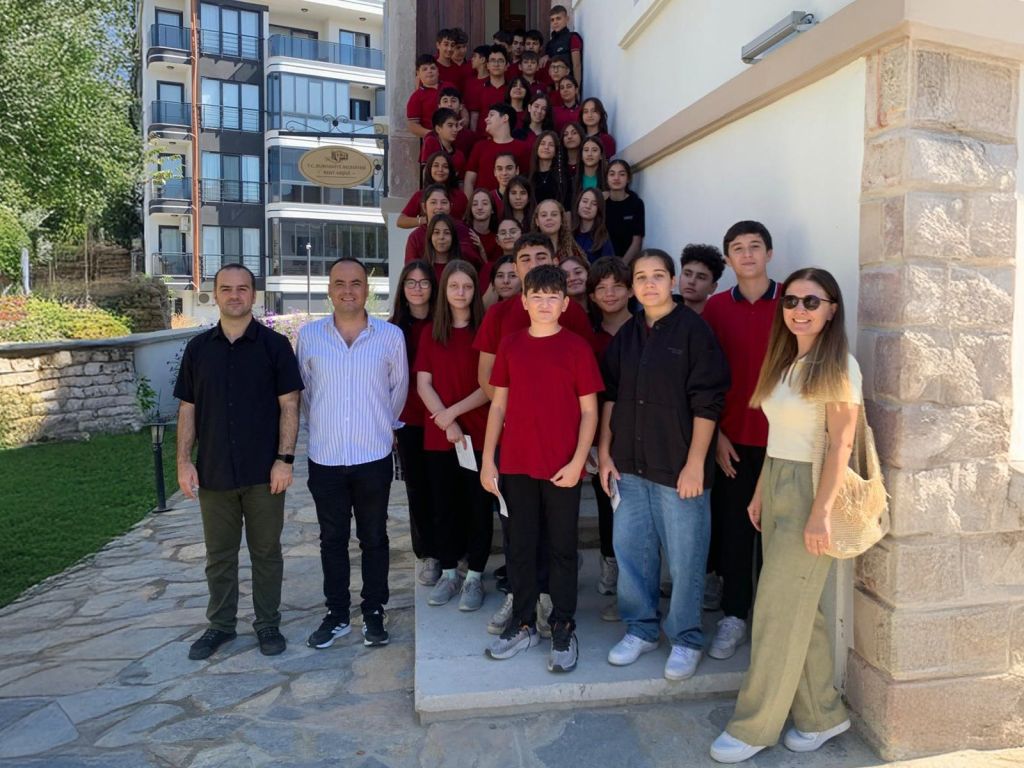 Burhaniye’den Öğrencilere Unutulmaz Gezi! 552654954 1255207533312279 2082189351941686129 n - Marmara Bölge Gazetesi