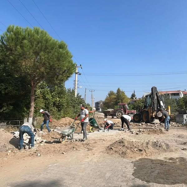 Bigadiç Belediyesi, ilçe genelinde başlattığı altyapı ve üstyapı yatırımlarını sürdürüyor.