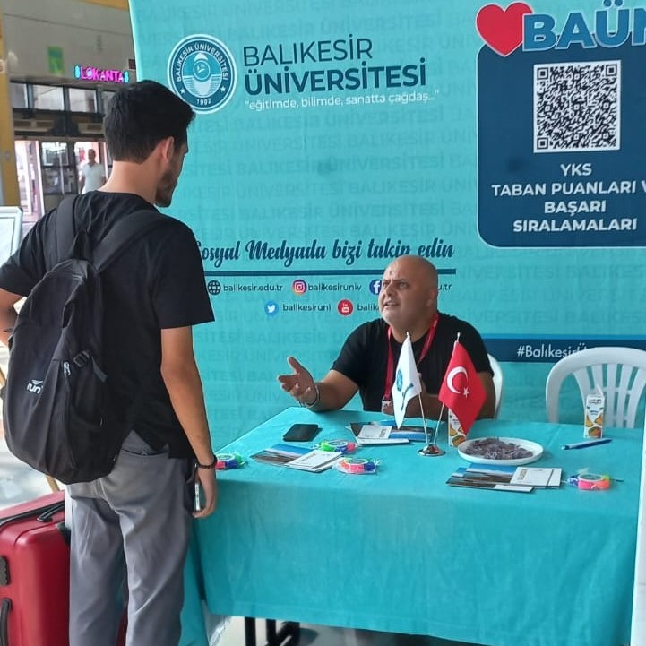 Balıkesir Üniversitesi (BAÜN), yeni akademik yıl için şehre gelen öğrencileri