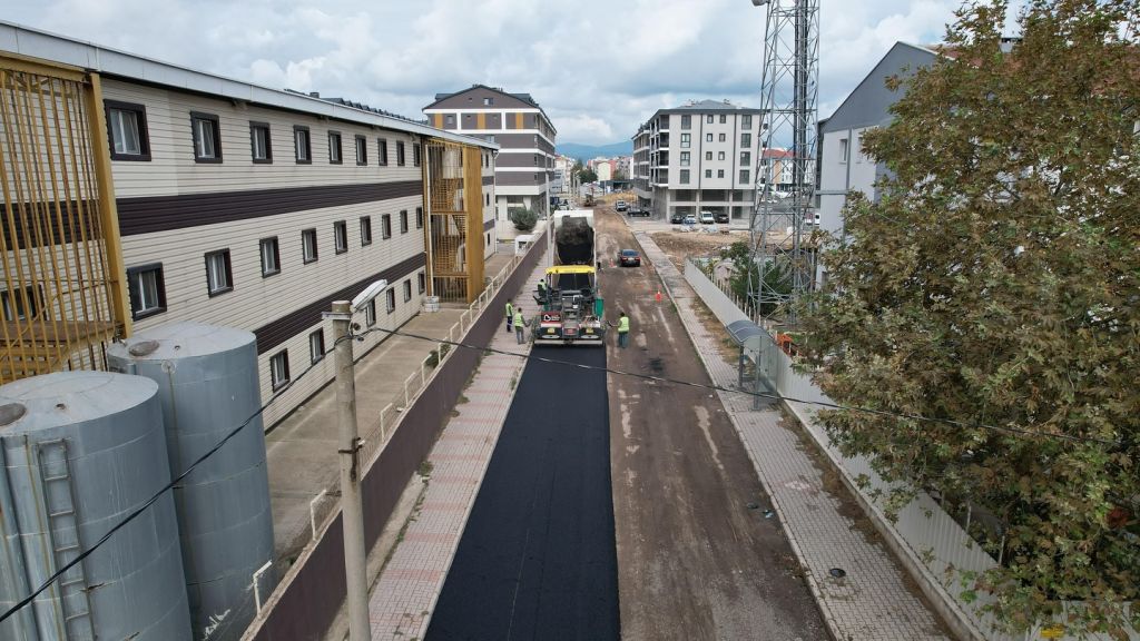 Bandırma’da Yıllardır Bitmeyen Yol Çilesi 558835804 18328449994225400 5187043058017195393 n - Marmara Bölge Gazetesi