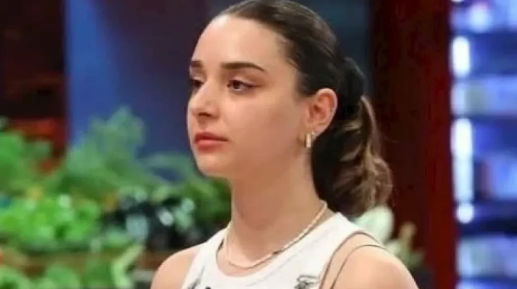 MasterChef’te Eleme Gecesi! Yarışmaya Veda Eden İsim Şaşırttı 5622 7529 masterchef turkiye 2025te elenen isim belli oldu meryem sevinc yarismaya veda etti - Marmara Bölge Gazetesi