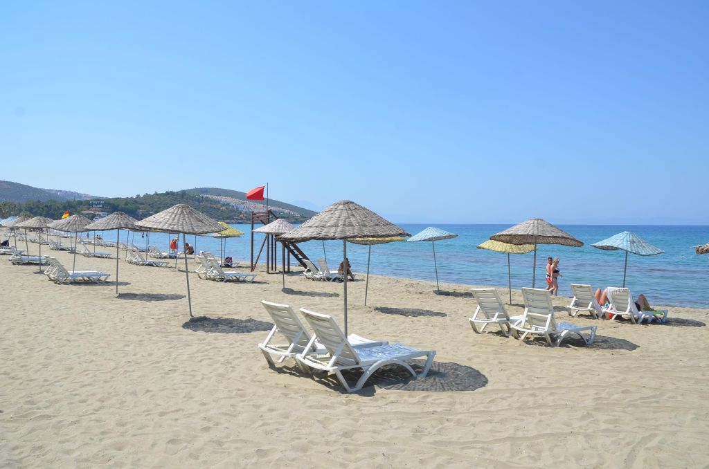 Cam Gibi Denizi, Altın Kumları ve Ücretsiz Girişiyle Bu Plaj Eylül Tatilinin Vazgeçilmezi 653cf40b01255 - Marmara Bölge Gazetesi