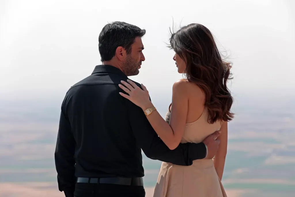 Kanal D ekranlarında yayınlanan ve her bölümüyle izleyiciyi ekran başına