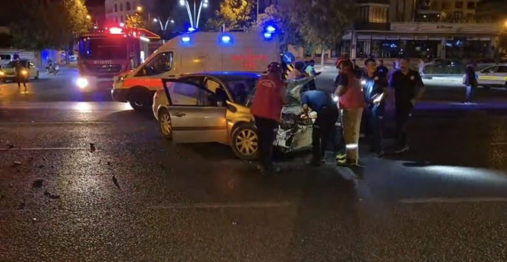 Edremit'te Trafik Kazası: 1 Yaralı AW530879 01 - Marmara Bölge Gazetesi