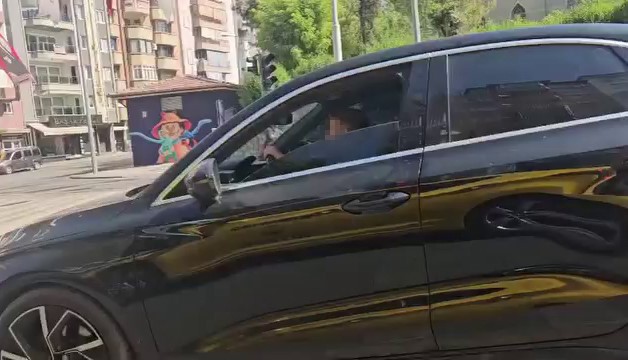 8 Yaşındaki Çocuğa Direksiyon Verip Trafiğe Çıkardılar! AW531926 01 - Marmara Bölge Gazetesi