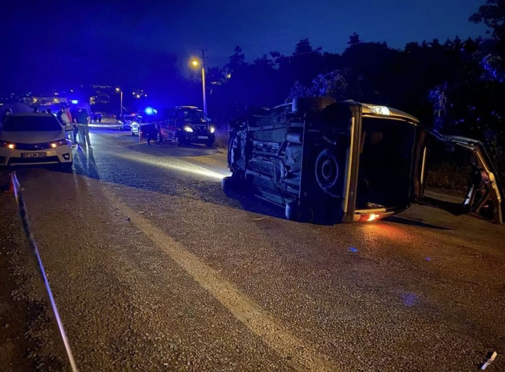 Balıkesir’in Manyas ilçesinde akşam saatlerinde trafik kazası meydana geldi. Kazada
