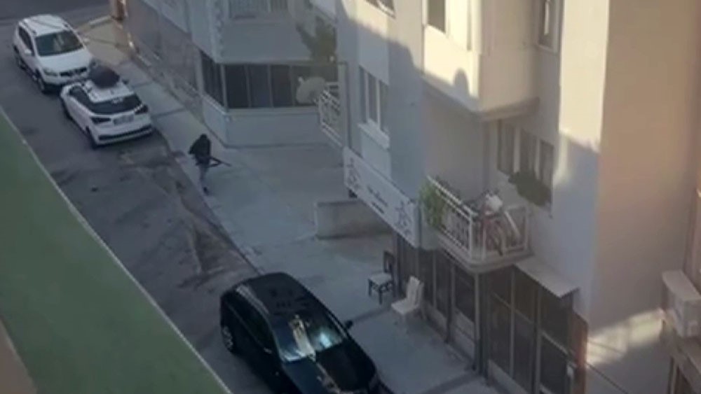16 Yaşındaki Çocuk Pompalı Tüfekle Polis Merkezine Saldırdı: 2 Şehit, 1 Ağır Yaralı! AW533516 03 - Marmara Bölge Gazetesi