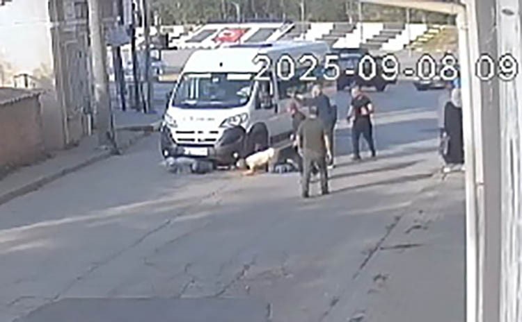 Anne ve Oğlu Servisin Altında Kaldı! AW534129 01 - Marmara Bölge Gazetesi
