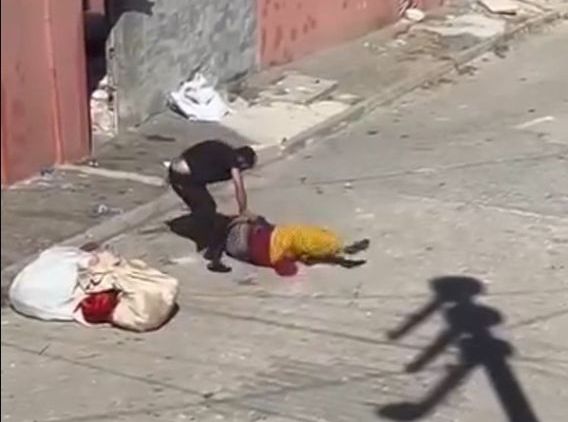 Kocası Önce Parke Taşıyla Sonra Yumrukla Bayılana Kadar Dövdü! AW535260 01 e1757518556491 - Marmara Bölge Gazetesi
