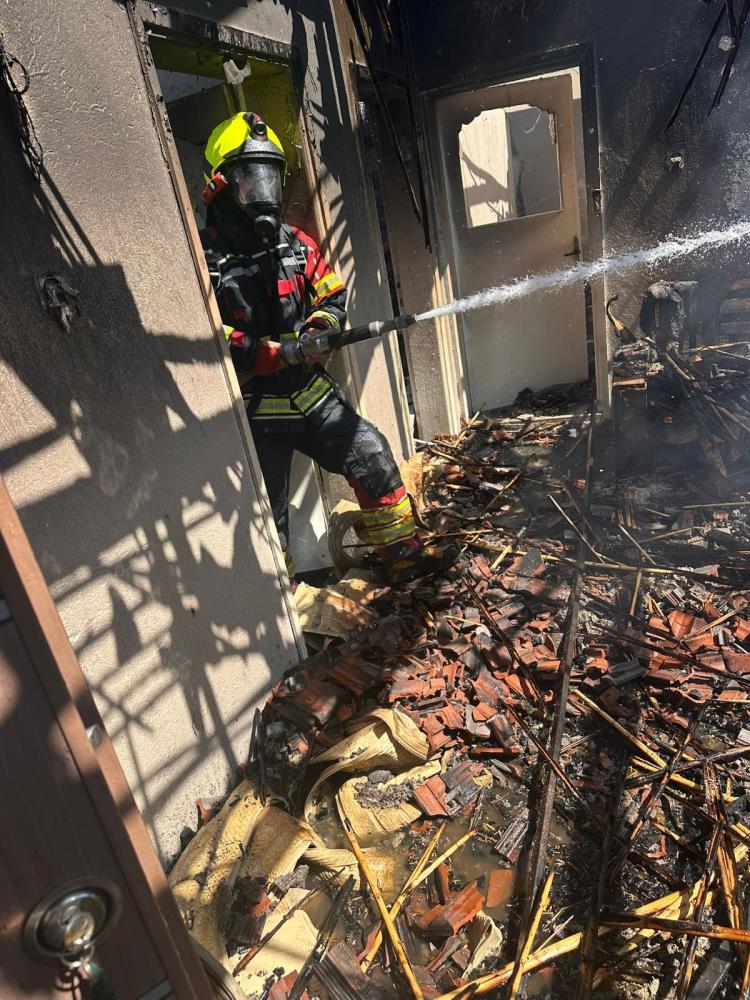 Balıkesir’in Sındırgı ilçesinde bir evde yangın çıktı. Çevredeki vatandaşların ihbarı