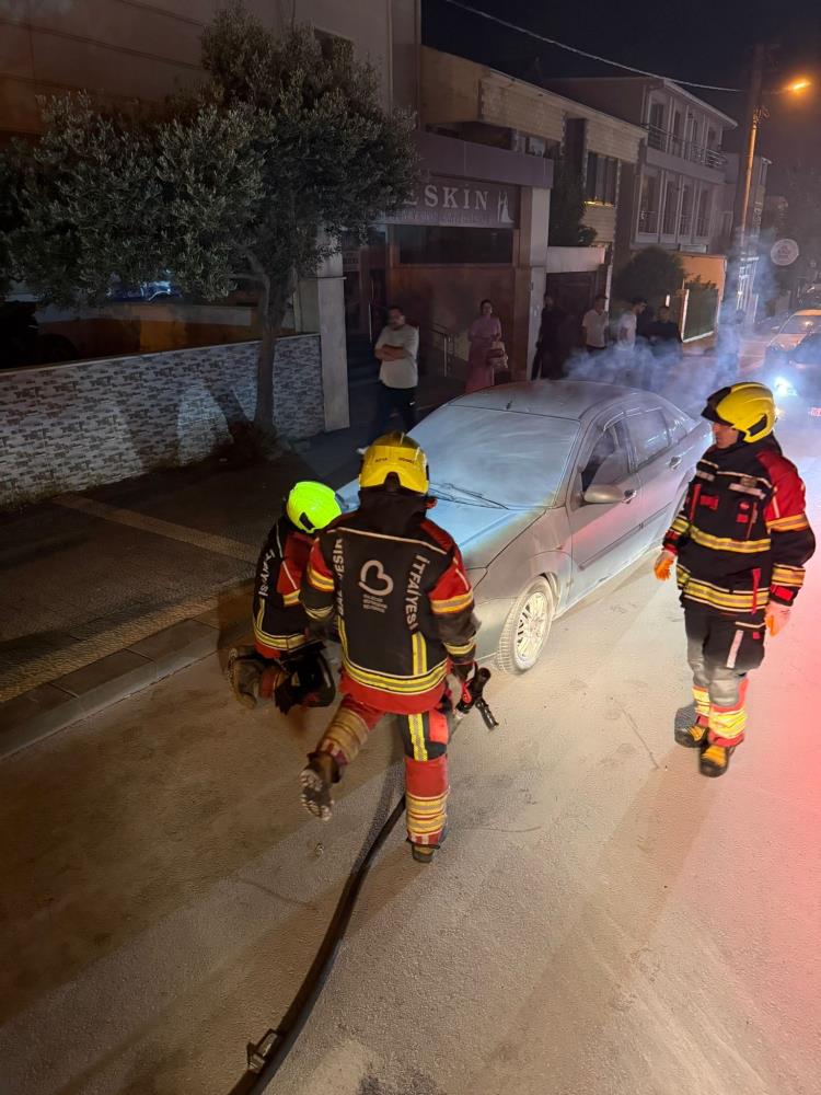 Bandırma’da Araç Alev Aldı! AW535696 02 - Marmara Bölge Gazetesi