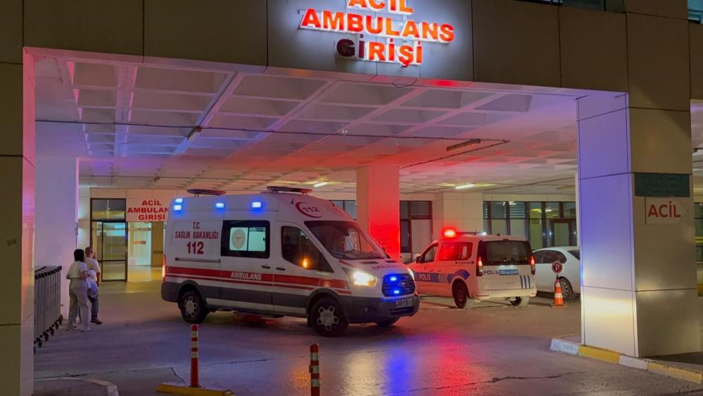 Annesine Baltayla Saldırdı, Abisini Bıçakladı! Yemeğe Siyanür Kattı! AW535959 02 - Marmara Bölge Gazetesi