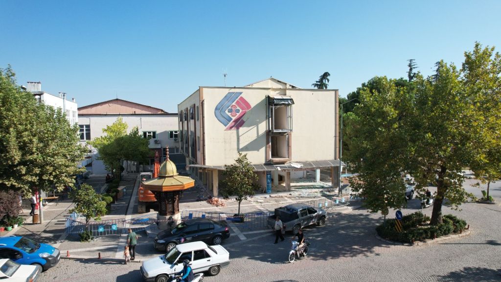 Balıkesir’deki Oteller Yıkılıyor! AW536130 06 - Marmara Bölge Gazetesi