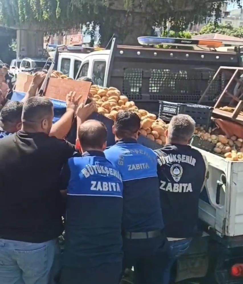 Meyve ve Sebzeler Ziyan Oldu! AW536417 04 - Marmara Bölge Gazetesi