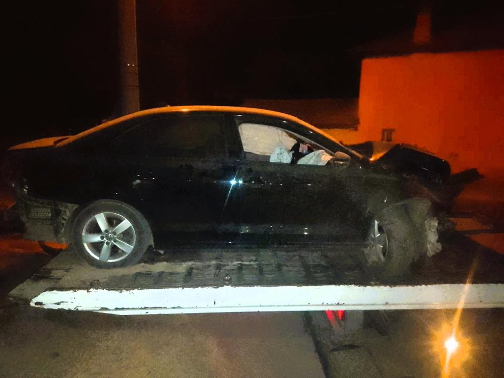 Duvarı Yıktı, Bahçeye Daldı! AW536633 02 - Marmara Bölge Gazetesi