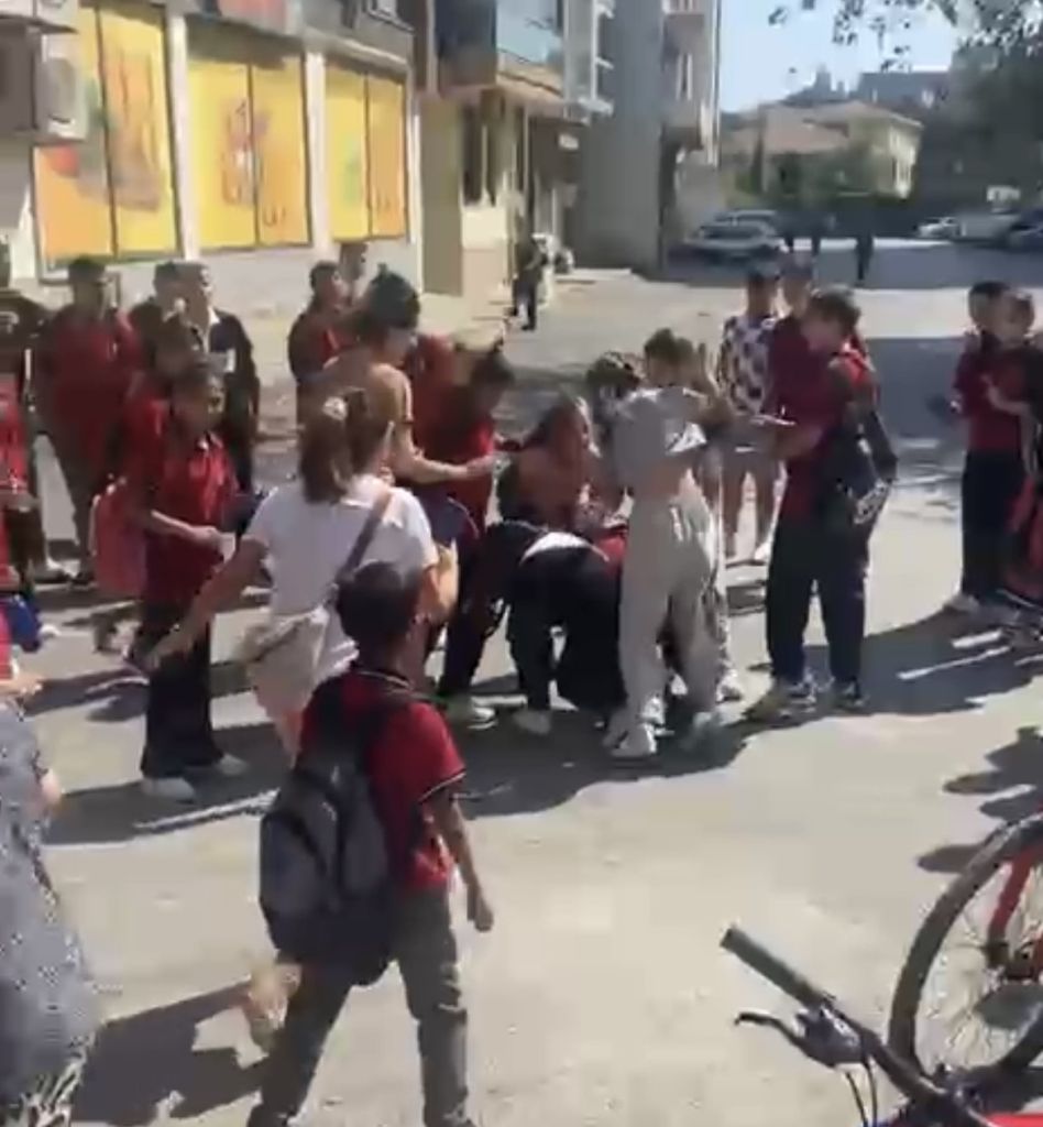 12 Yaşındaki Kıza 10 Kişi Saldırdı! AW538996 02 - Marmara Bölge Gazetesi