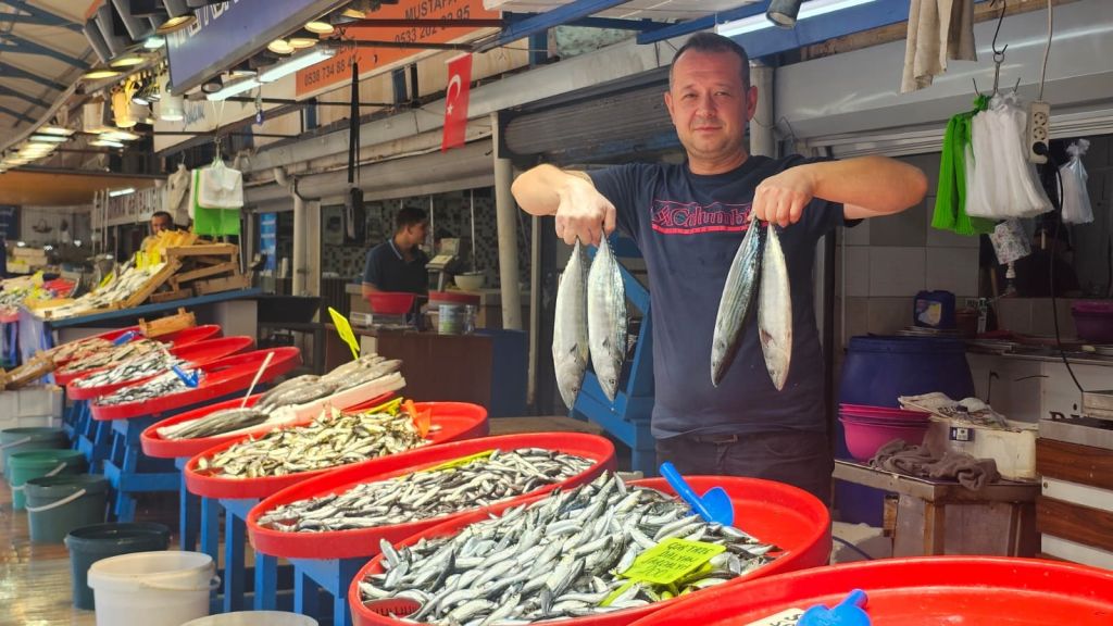 Balık Fiyatları Uçtu: Hamsi 300, Barbun 500 TL’ye Dayandı AW539613 01 - Marmara Bölge Gazetesi