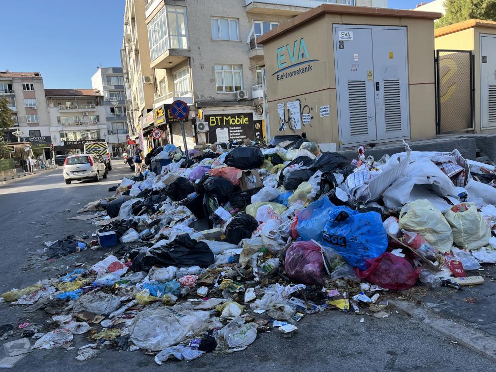 Buca’da Çöp Krizi Bitmedi! AW539687 02 - Marmara Bölge Gazetesi