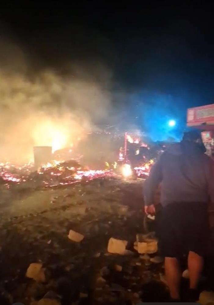Balıkesir’de Korku Dolu Anlar: Yangın Evlerin Kapısına Dayandı! AW541040 07 - Marmara Bölge Gazetesi