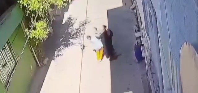 Anneye Sokak Ortasında Dehşet! AW543183 02 - Marmara Bölge Gazetesi