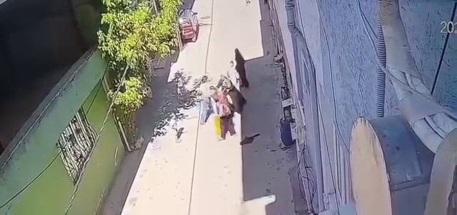 Anneye Sokak Ortasında Dehşet! AW543183 03 - Marmara Bölge Gazetesi