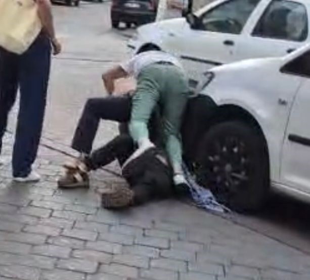 Terliklerini Çıkartıp Kavgaya Koştu! AW543984 01 - Marmara Bölge Gazetesi
