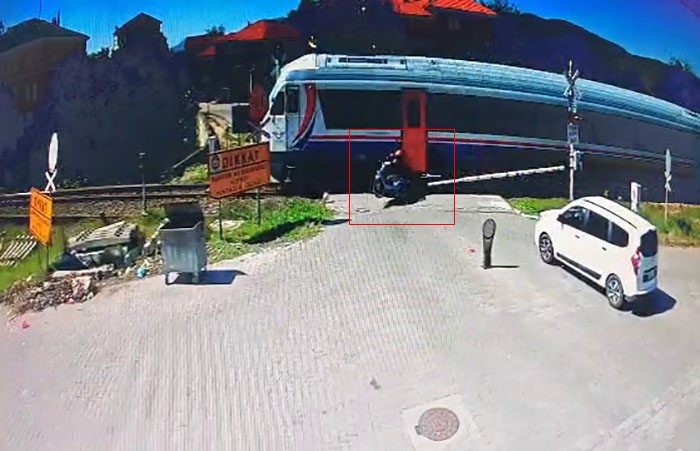 Tren Motosikleti Biçti AW544615 01 - Marmara Bölge Gazetesi