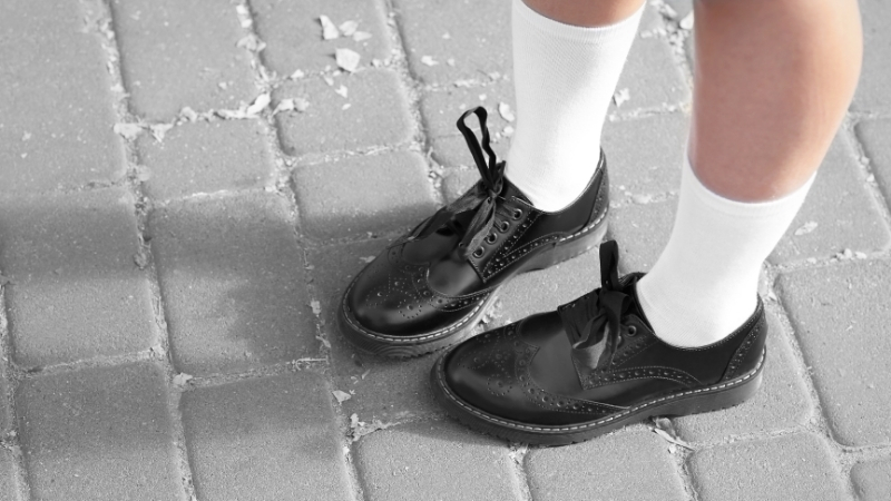 Yeni eğitim-öğretim yılı öncesi siyah ayakkabı zorunluluğu iddiaları öğrenciler ve