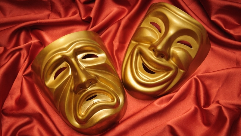 Burhaniye Belediyesi Kent Tiyatrosu, 25. yılını kutlarken yeni yeteneklere sahneyi