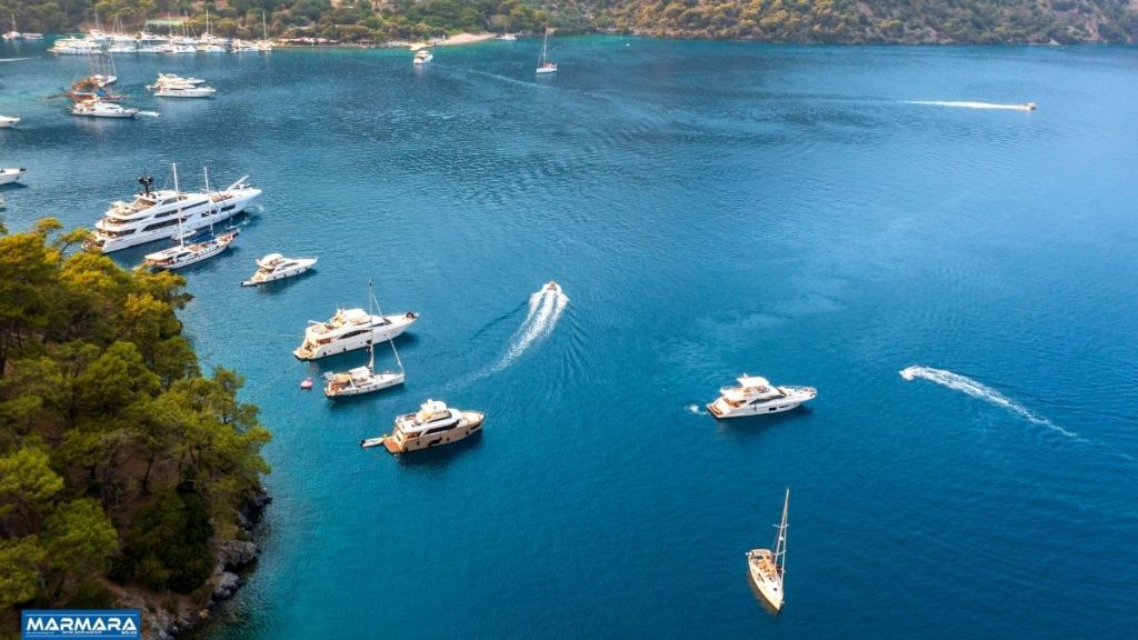 Ege'nin incisi Göcek, çam ormanlarıyla çevrili berrak koyları ve huzur