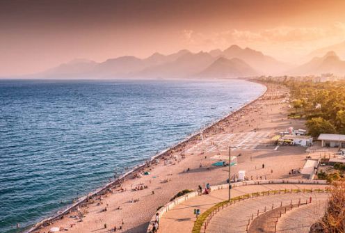Antalya’da Tatilcilerin Keşfetmediği Huzur Noktası: Sessiz ve Sakin Kıyı! Antalya Konyaalti Plaji Dalgali mi Derinligi Nedir - Marmara Bölge Gazetesi
