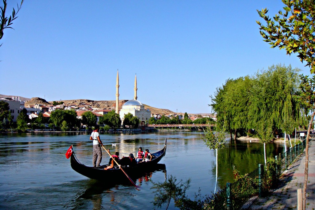Her Bütçeye Uygun Konaklaması Ve Nefes Kesen Manzaralarıyla Sonbahar Tatil Rotası Avanos Cappadocia valley turkey4 - Marmara Bölge Gazetesi
