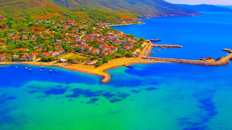 Erdek’in incisi Narlı Köyü, berrak denizi, altın kumları ve gün