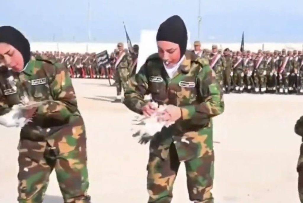 Müslüman Ülkede Akılalmaz Tören! G1mn9p8WYAA7bEX - Marmara Bölge Gazetesi