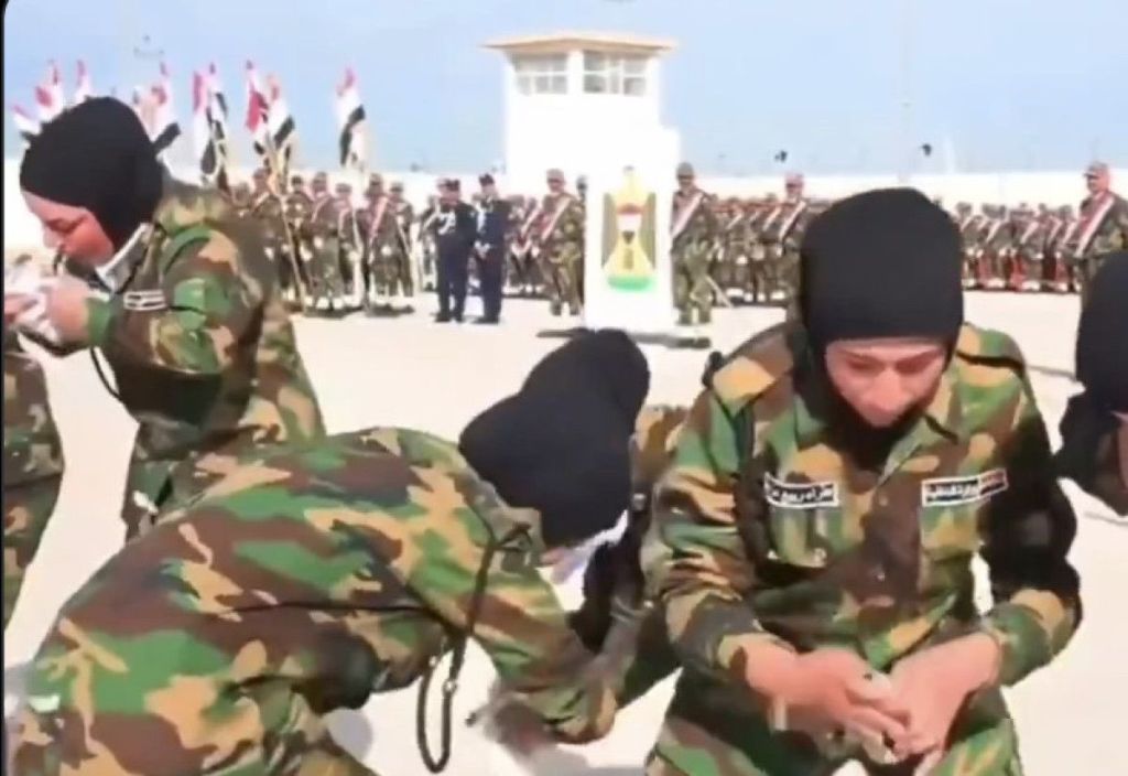 Müslüman Ülkede Akılalmaz Tören! G1mn9p8XsAAn3GE - Marmara Bölge Gazetesi