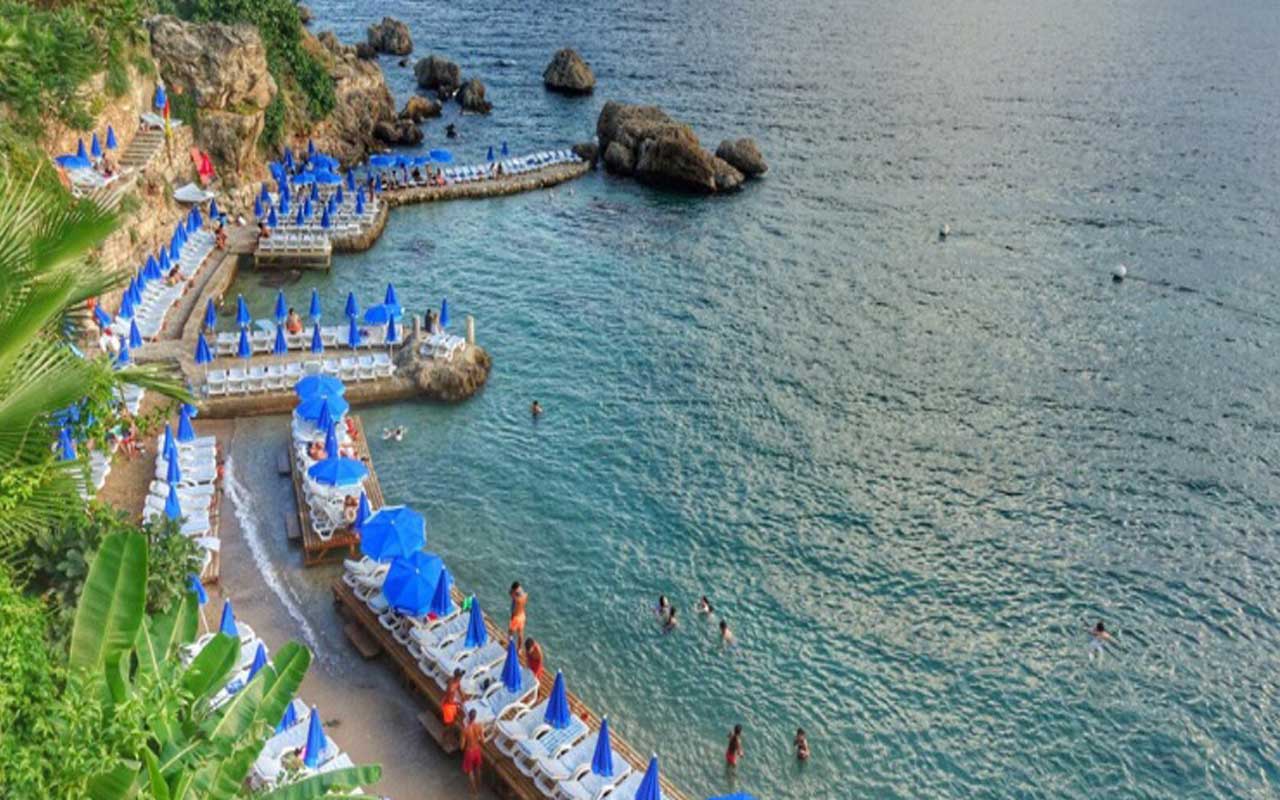 Berrak Suları ve Huzurlu Atmosferiyle Tatilcilerin Gözdesi Mermerli Plaji 1 - Marmara Bölge Gazetesi