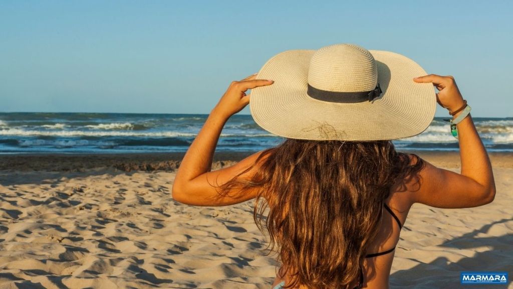 Balıkesir’in Erdek ilçesinde yer alan ve adını uzun sahil şeridinden
