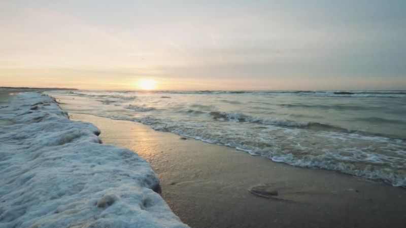 Balıkesir’in tatil beldesi Edremit, plajlarıyla göz kamaştırmaya devam ediyor. Zeytinli