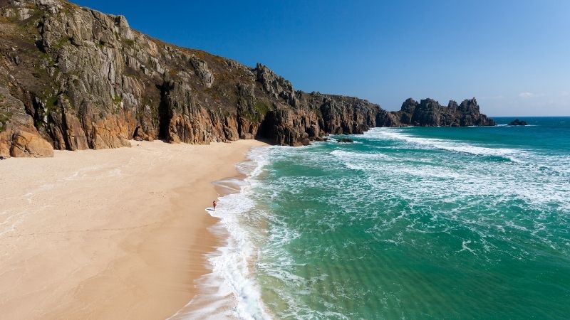 Akdeniz’in incisi Antalya’nın Alanya ilçesindeki Oba beldesinde bulunan Portakal Plajı,