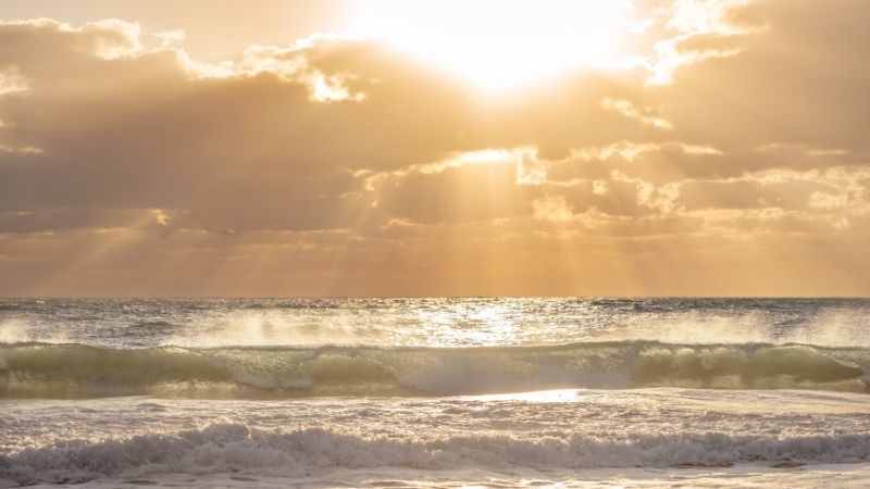 Ege’nin en gözde tatil beldesi olan İzmir, yazın tatilci akınına