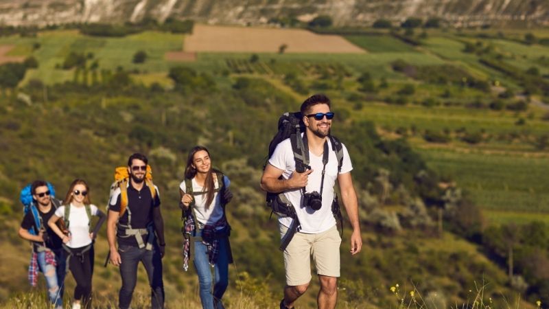 Marmara Denizi’nin kıyısında yer alan Bandırma, hem doğal güzellikleri hem