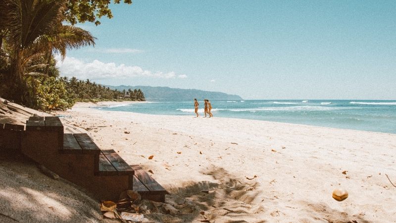 Balıkesir’in gözde turizm merkezlerinden Avşa Adası, berrak denizi ve doğa
