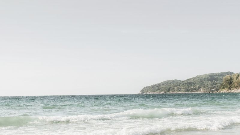 Balıkesir’in Erdek ilçesinde yer alan Çuğra Plajı, mavi bayraklı tertemiz