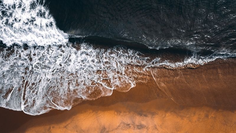 Muğla’nın Ortaca ilçesinde yer alan Sarıgerme Halk Plajı, berrak denizi,
